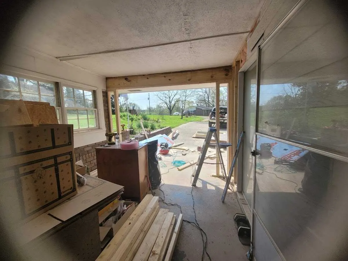 Air movers and dehumidifier for Drying & Dehumidification in Silver Springs Shores