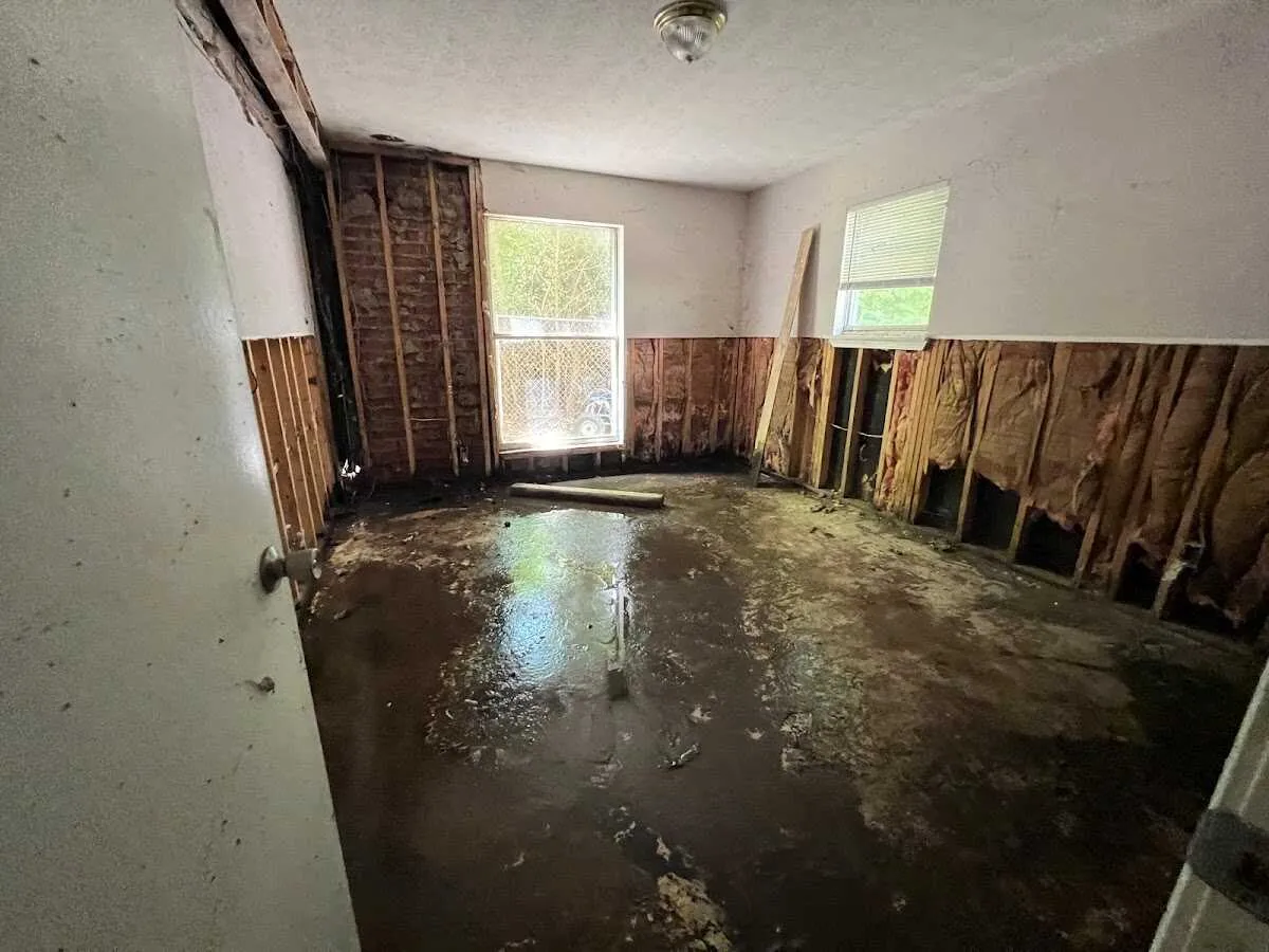 Water Damage Restoration services in Silver Springs Shores, FL